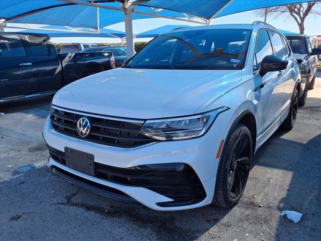 2023 Volkswagen Tiguan SE R-Line Black