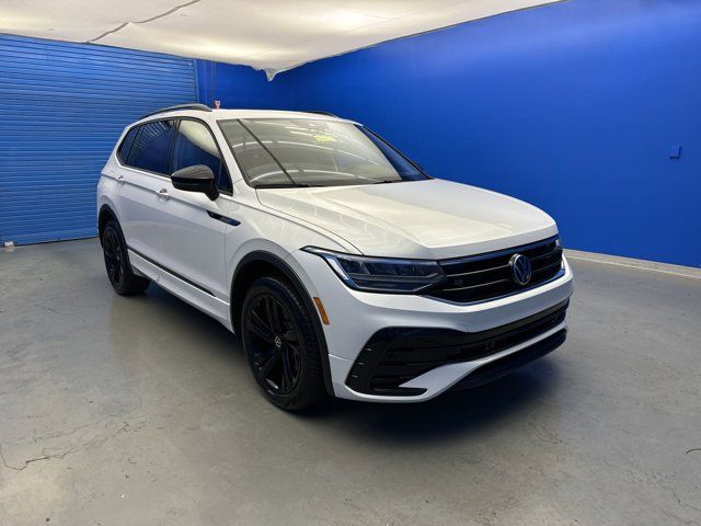 2023 Volkswagen Tiguan SE R-Line Black