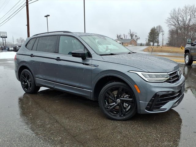 2023 Volkswagen Tiguan SE R-Line Black