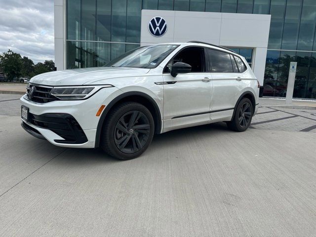 2023 Volkswagen Tiguan SE R-Line Black