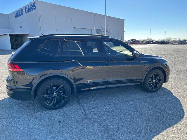 2023 Volkswagen Tiguan SE R-Line Black