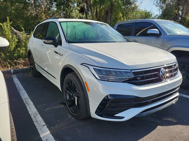 2023 Volkswagen Tiguan SE R-Line Black