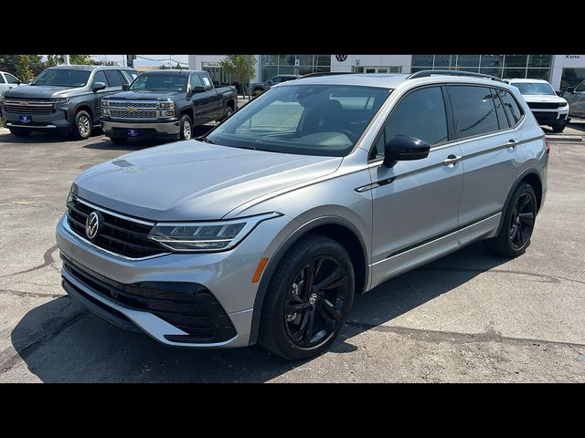 2023 Volkswagen Tiguan SE R-Line Black