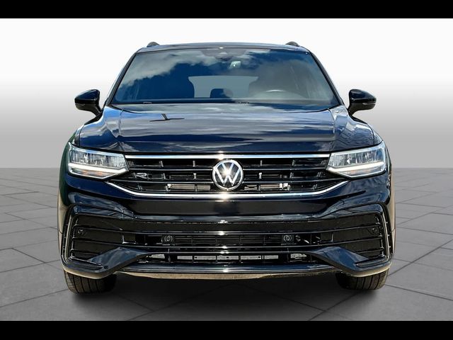 2023 Volkswagen Tiguan SE R-Line Black