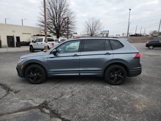 2023 Volkswagen Tiguan SE R-Line Black