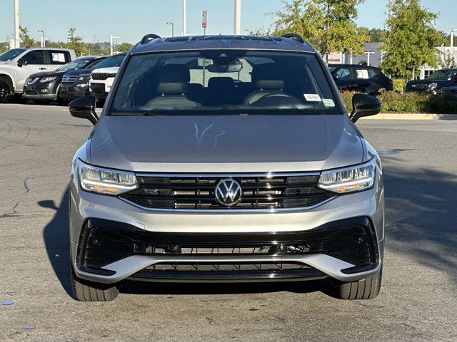 2023 Volkswagen Tiguan SE R-Line Black