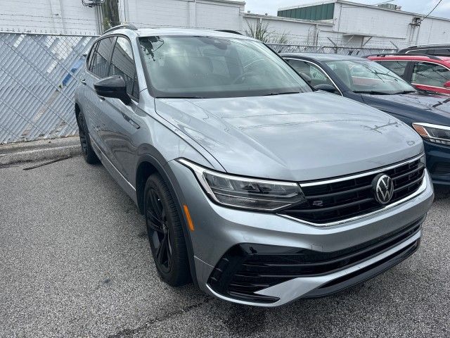 2023 Volkswagen Tiguan SE R-Line Black