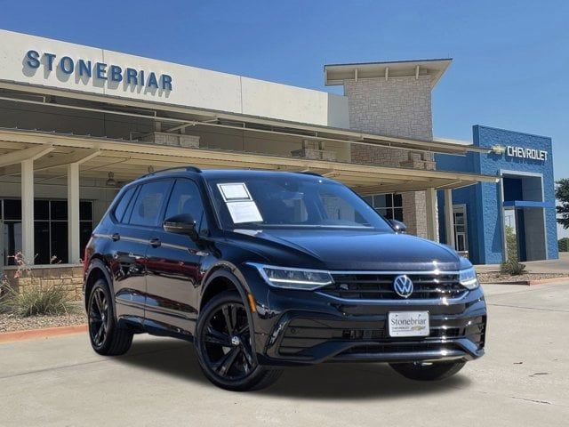 2023 Volkswagen Tiguan SE R-Line Black