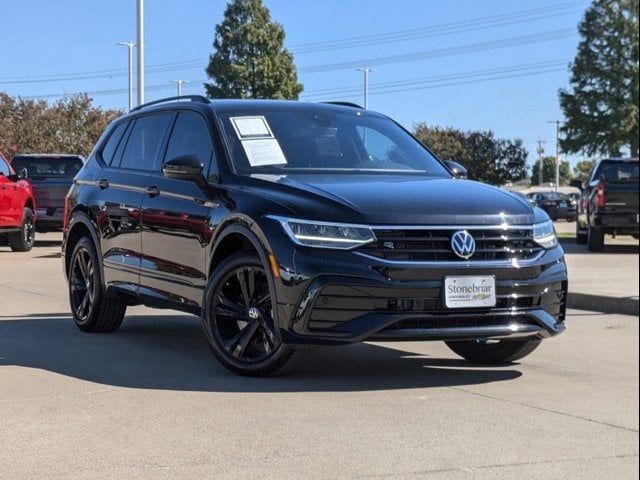 2023 Volkswagen Tiguan SE R-Line Black