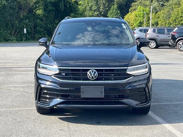 2023 Volkswagen Tiguan SE R-Line Black