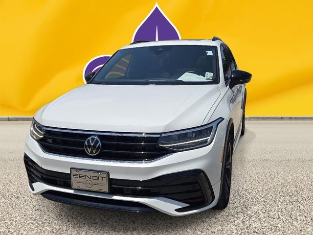 2023 Volkswagen Tiguan SE R-Line Black