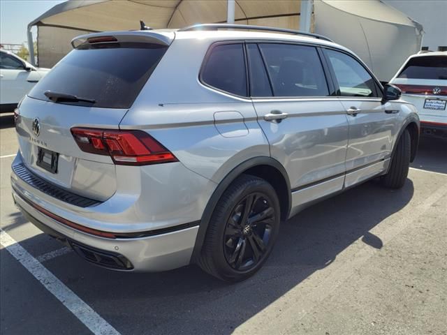 2023 Volkswagen Tiguan SE R-Line Black