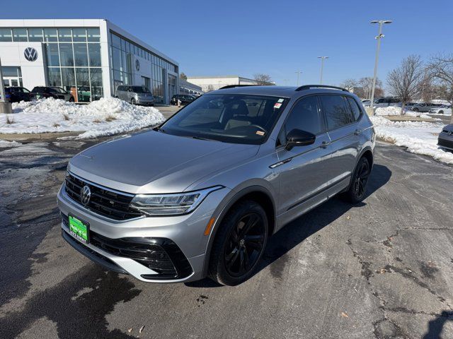 2023 Volkswagen Tiguan SE R-Line Black