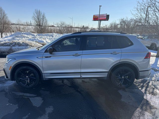 2023 Volkswagen Tiguan SE R-Line Black