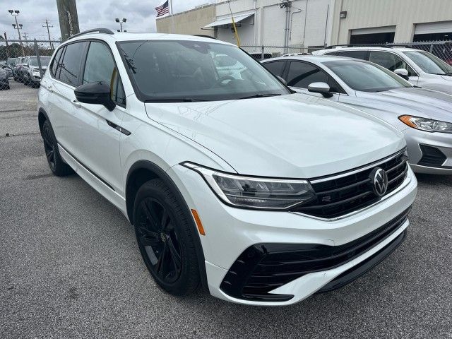 2023 Volkswagen Tiguan SE R-Line Black