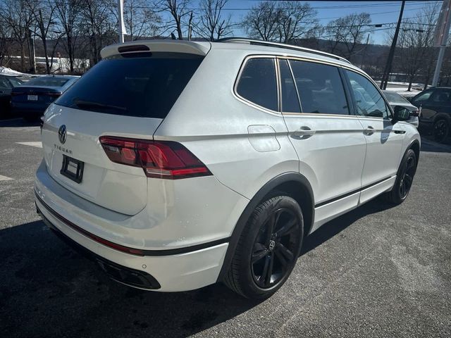 2023 Volkswagen Tiguan SE R-Line Black