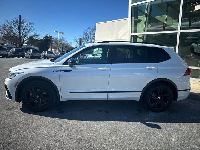 2023 Volkswagen Tiguan SE R-Line Black