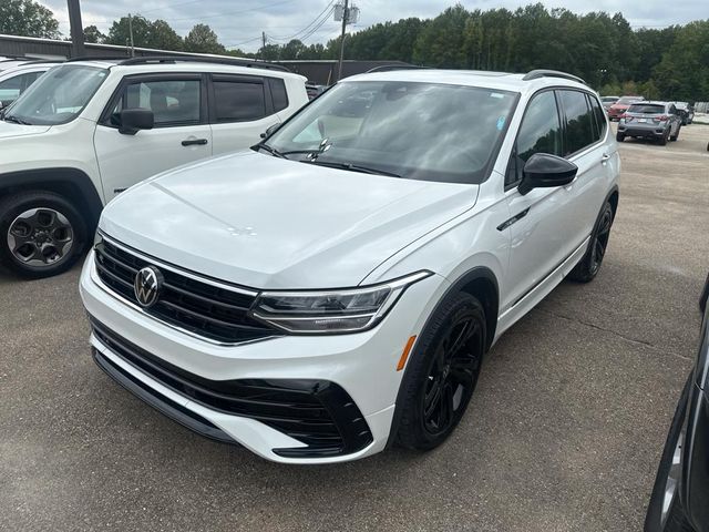 2023 Volkswagen Tiguan SE R-Line Black