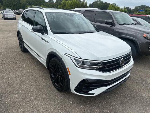 2023 Volkswagen Tiguan SE R-Line Black