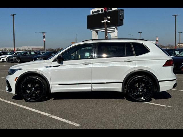 2023 Volkswagen Tiguan SE R-Line Black