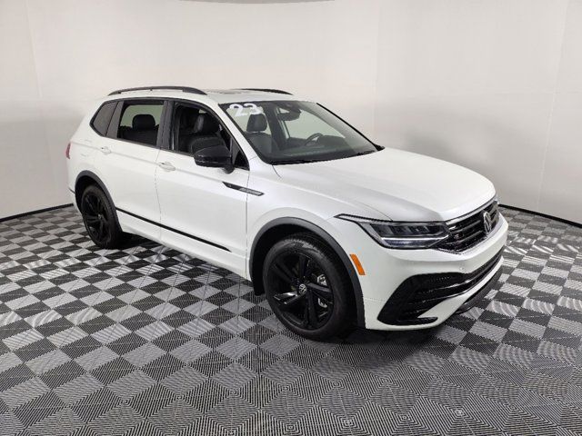 2023 Volkswagen Tiguan SE R-Line Black