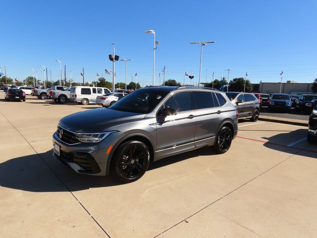 2023 Volkswagen Tiguan SE R-Line Black