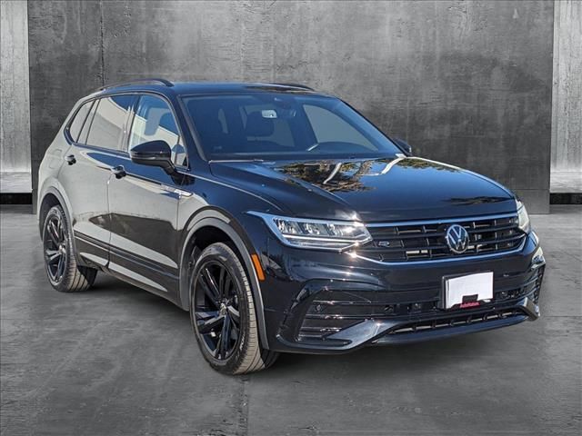 2023 Volkswagen Tiguan SE R-Line Black