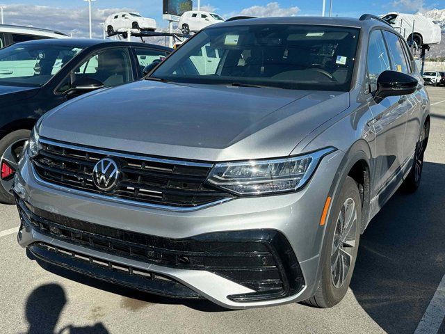 2023 Volkswagen Tiguan SE R-Line Black