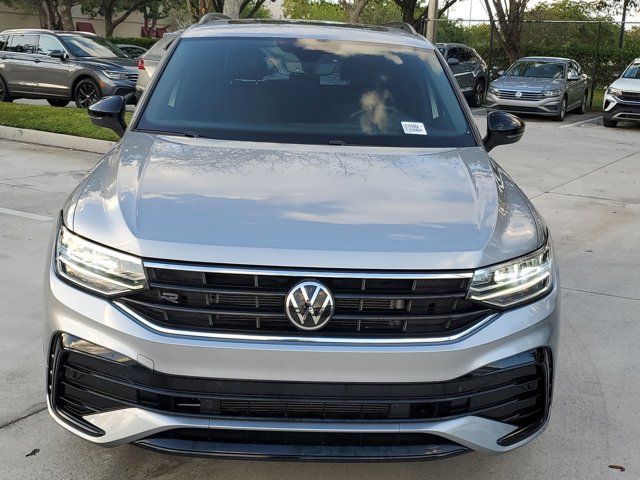 2023 Volkswagen Tiguan SE R-Line Black