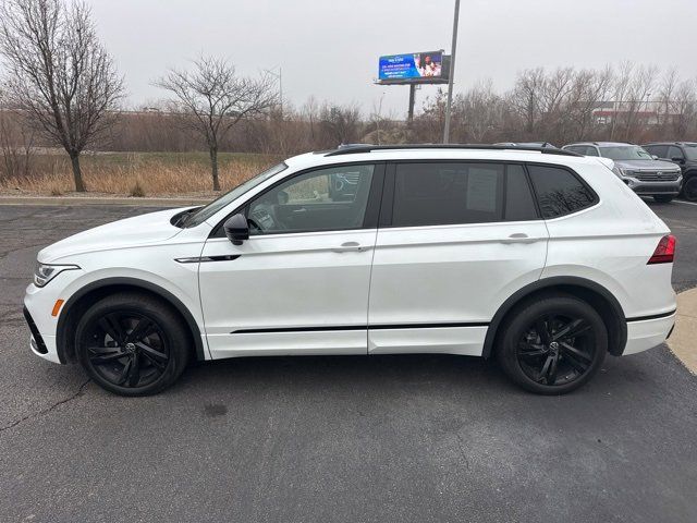 2023 Volkswagen Tiguan SE R-Line Black