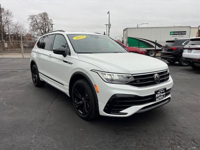 2023 Volkswagen Tiguan SE R-Line Black