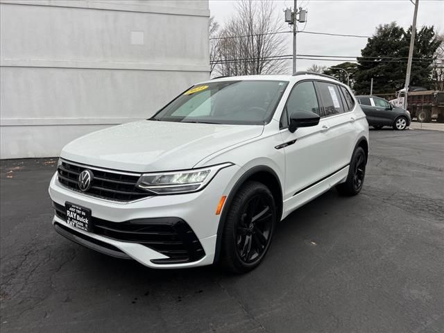 2023 Volkswagen Tiguan SE R-Line Black