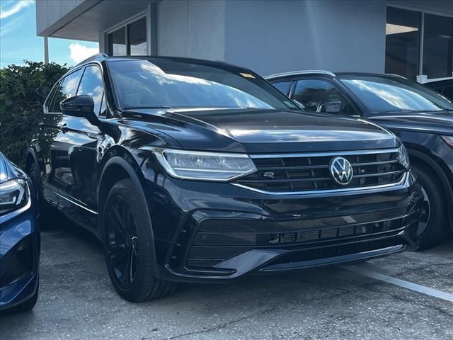 2023 Volkswagen Tiguan SE R-Line Black