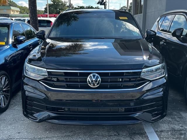 2023 Volkswagen Tiguan SE R-Line Black