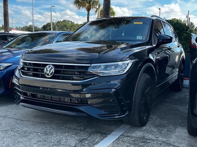 2023 Volkswagen Tiguan SE R-Line Black