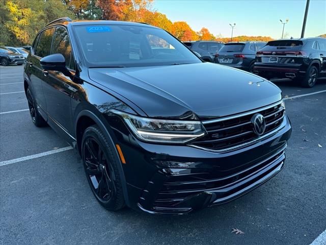 2023 Volkswagen Tiguan SE R-Line Black