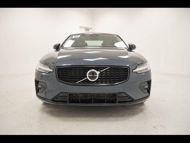 2023 Volvo S60 Plus Dark Theme