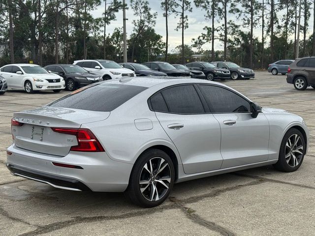 2023 Volvo S60 Core Dark Theme