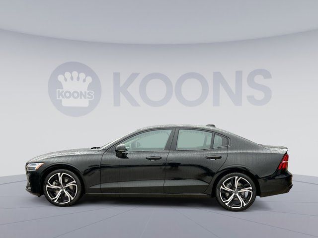 2023 Volvo S60 Core Dark Theme