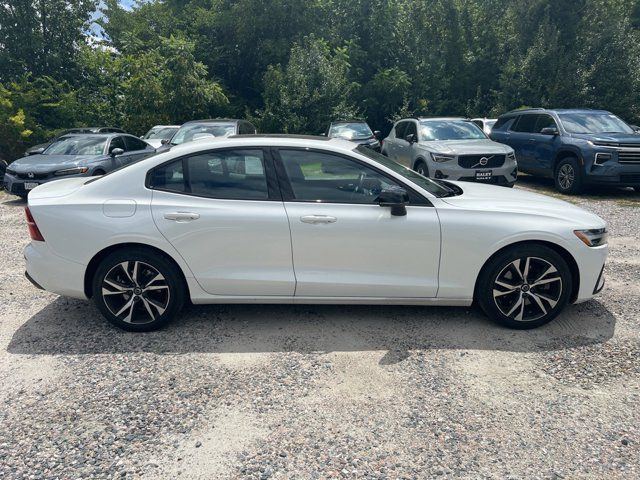 2023 Volvo S60 Core Dark Theme
