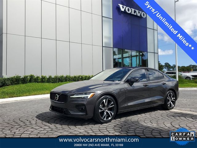 2023 Volvo S60 Core Dark Theme