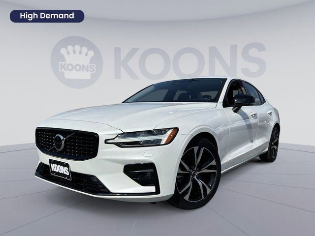 2023 Volvo S60 Core Dark Theme