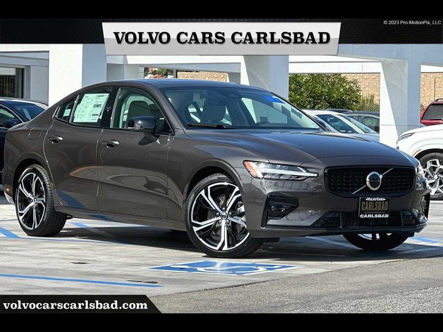 2023 Volvo S60 Core Dark Theme