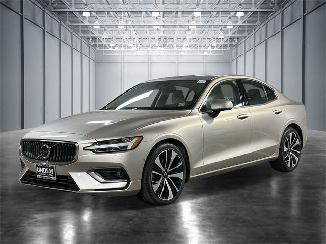 2023 Volvo S60 Ultimate Bright Theme