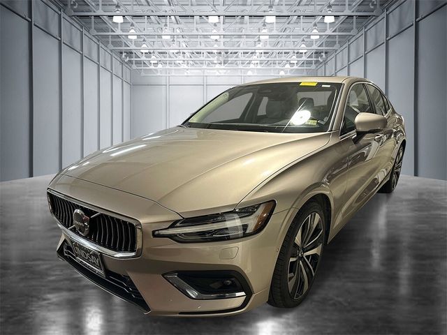 2023 Volvo S60 Ultimate Bright Theme