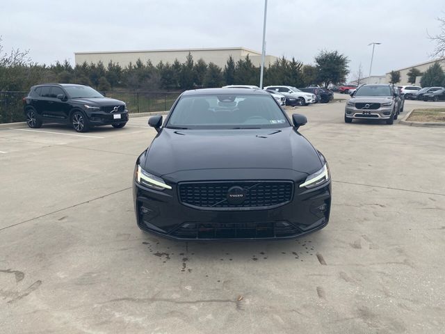 2023 Volvo S60 Plus Black Edition