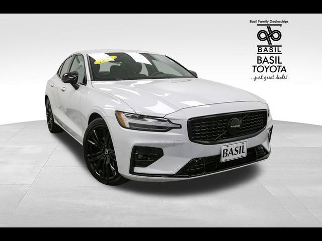 2023 Volvo S60 Plus Black Edition