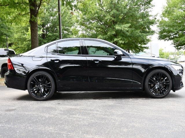2023 Volvo S60 Plus Black Edition