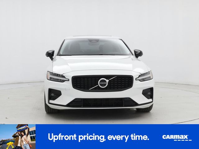 2023 Volvo S60 Plus Dark Theme