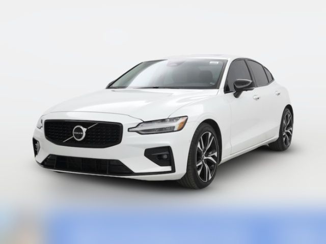 2023 Volvo S60 Plus Dark Theme